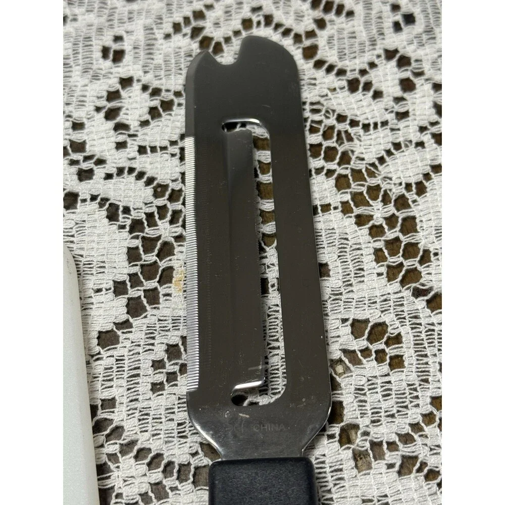 Pampered Chef - Cheese Knife Slicer/Spreader Stainless W/Protective Cover #1125